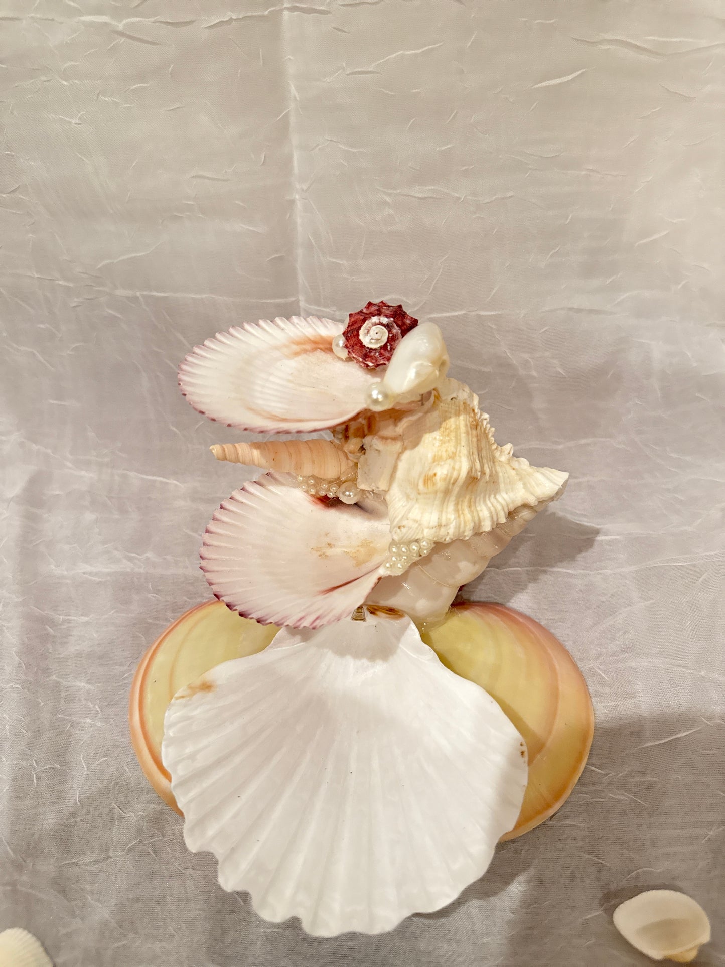 Pearl Bloom Seashell Jewelry Stand