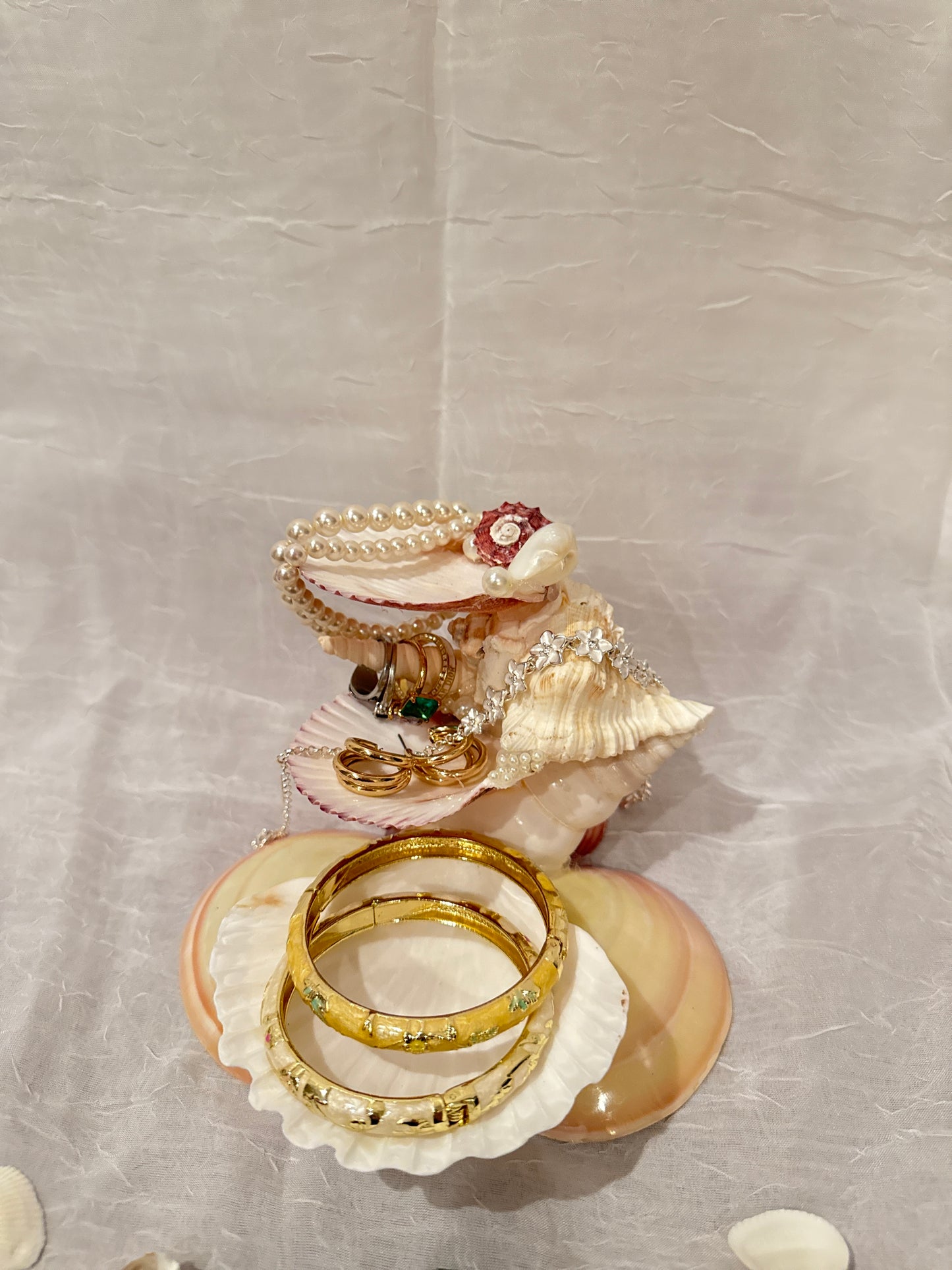 Pearl Bloom Seashell Jewelry Stand
