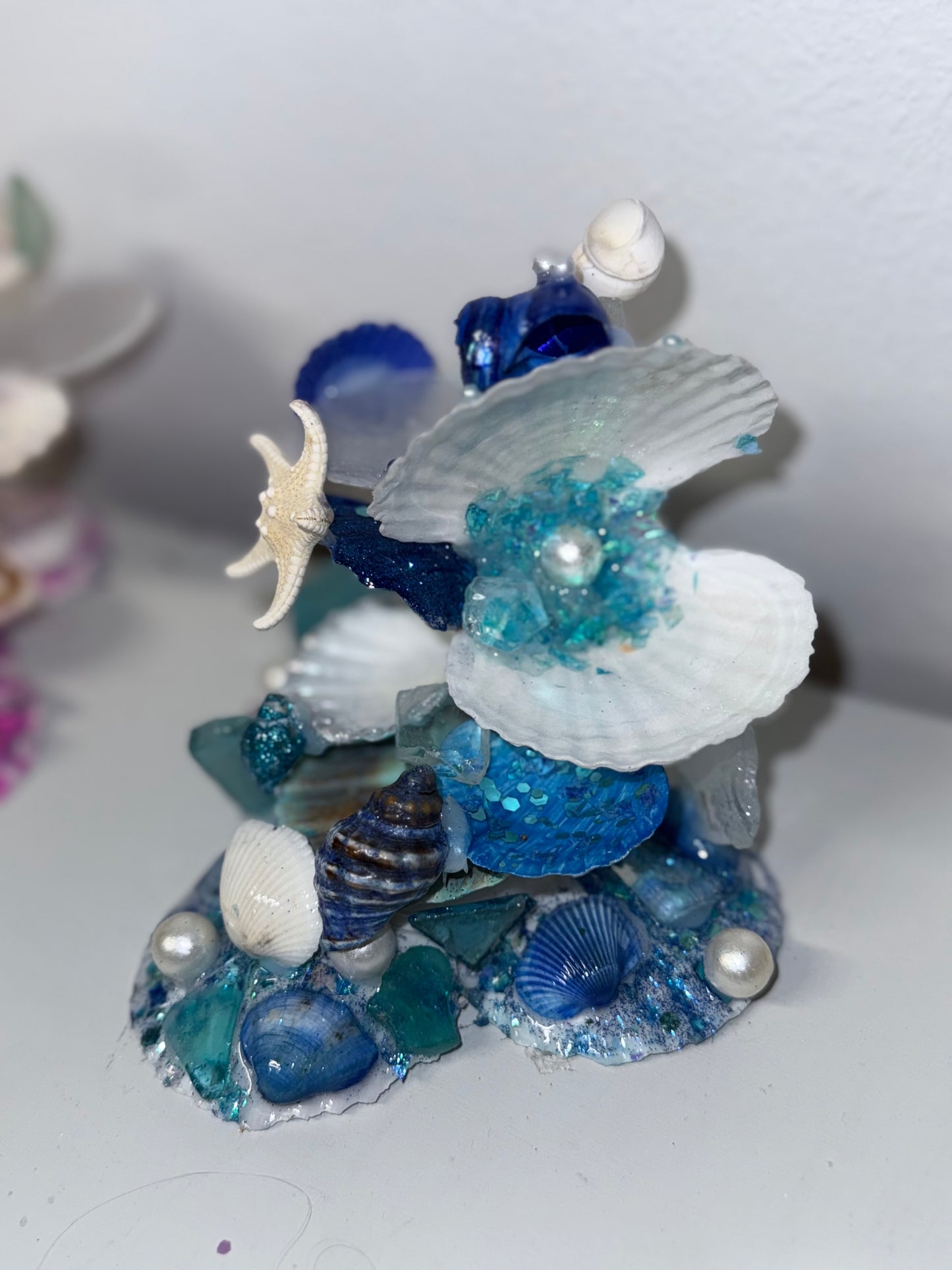 Blue Seashell Jewelry Holder – Mermaid Trinket Stand with Pearls & Ocean-Inspired Shells