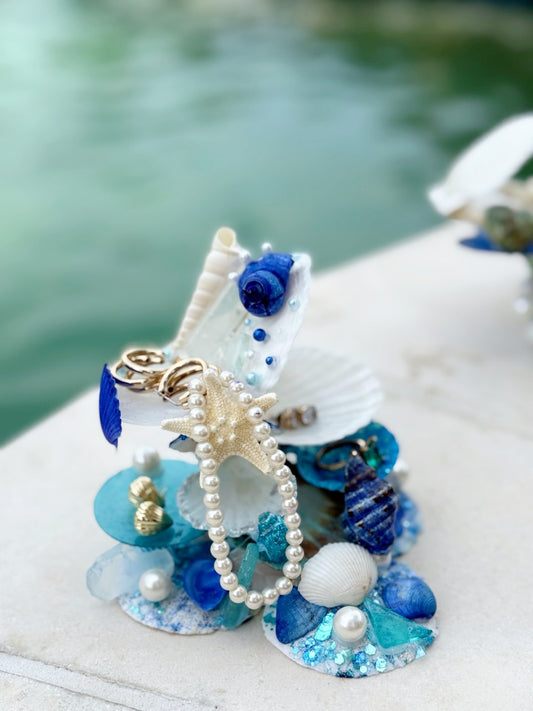 Blue Seashell Jewelry Holder – Mermaid Trinket Stand with Pearls & Ocean-Inspired Shells
